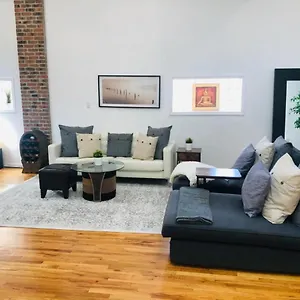 Updated Amazing Bi -level Minutes From Water Views Of New York Appartamento